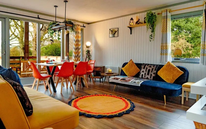 Luxurious mountain retreat lodge Hunters Quay - Image 1