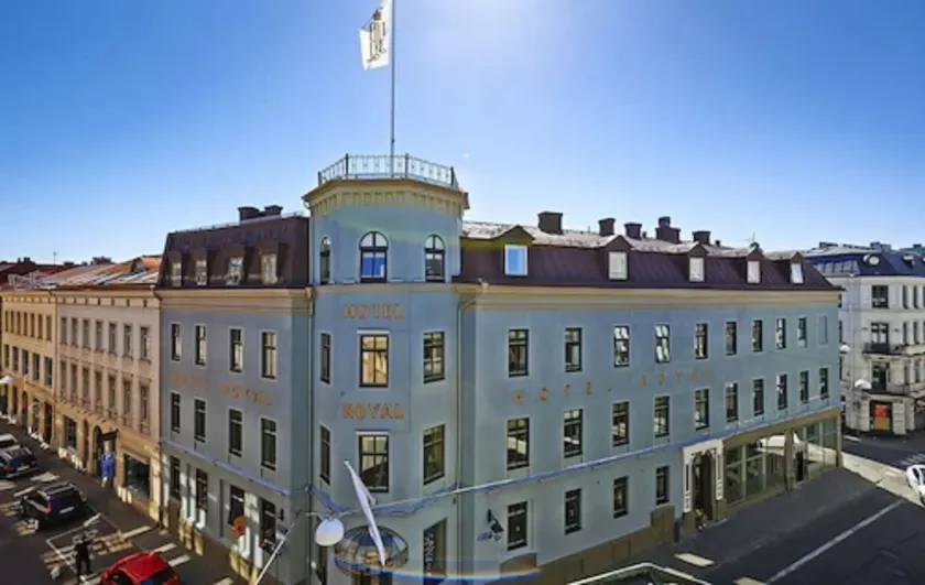 Hotel Royal - Image 1