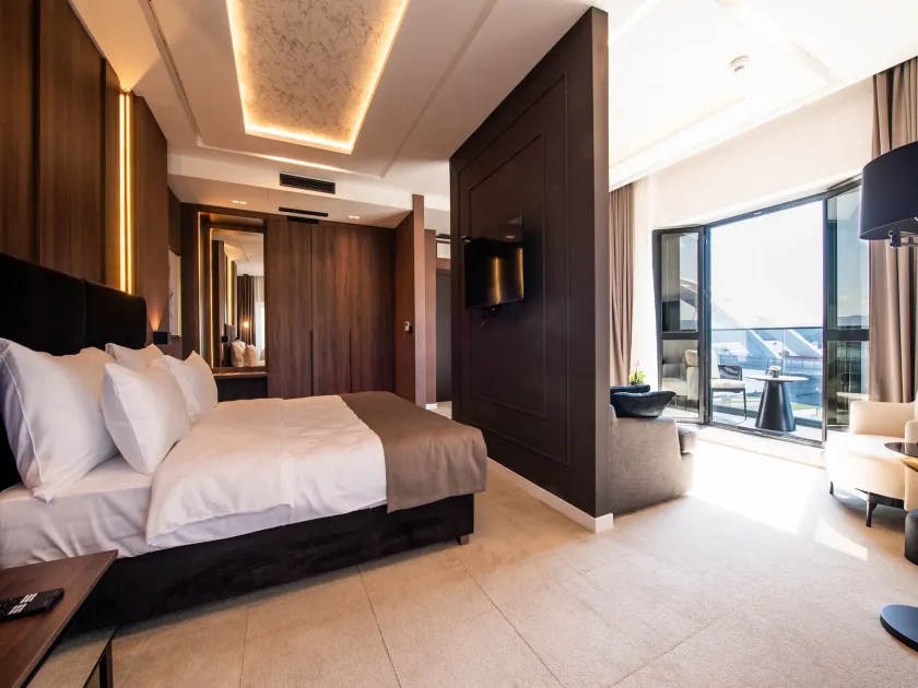 Premium hotel  - Image 1
