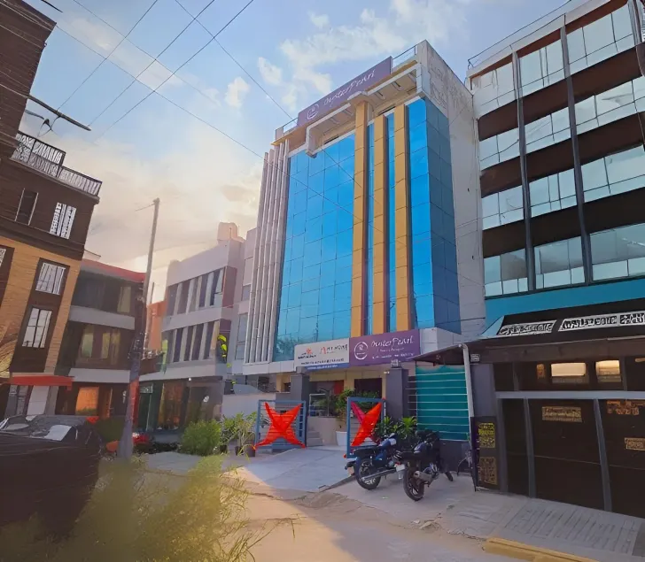 Oyster Pearl Near Medanta Hospital Sec39 - Image 1