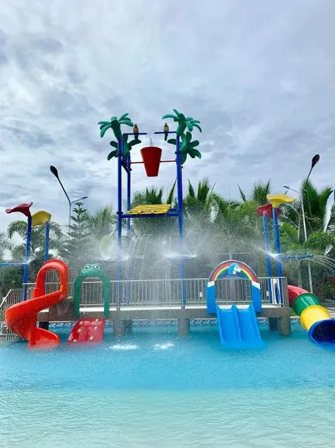 EDUARDO'S RESORT - Image 1