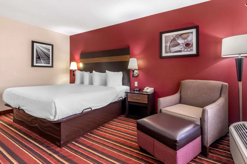 Best Western Lindale Inn - Image 1