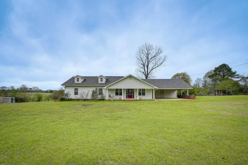 Quiet Marion Getaway with Fireplace! - Image 1