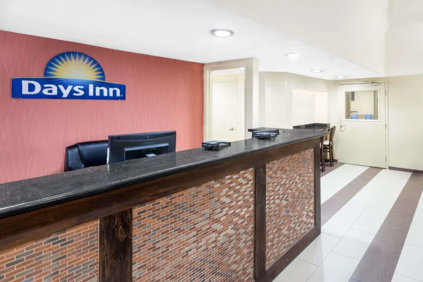 Days Inn by Wyndham Geneva/Finger Lakes - Image 1