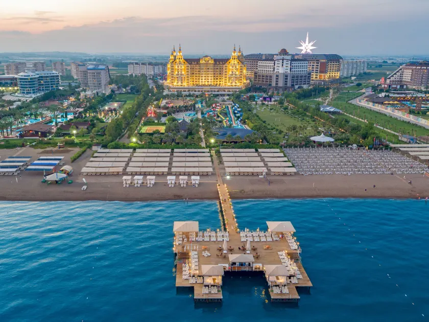 Royal Holiday Palace - Image 1