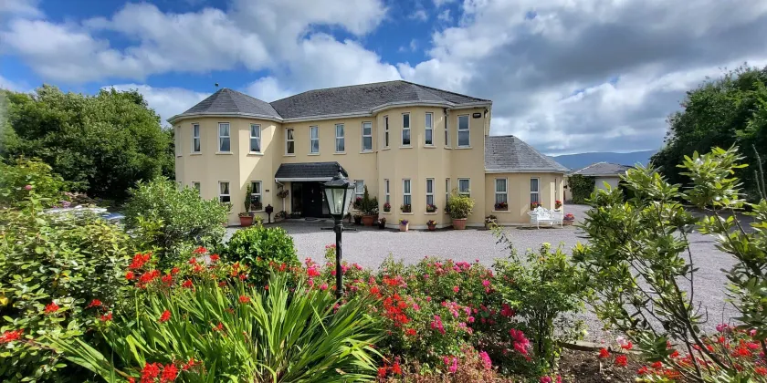 Brook Manor Lodge - Image 1