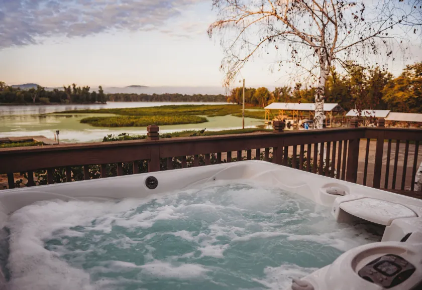 Rivers Edge - Rom