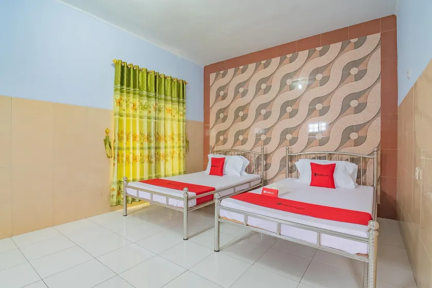 RedDoorz Syariah @ Tambak Mekar Street Subang - Image 1