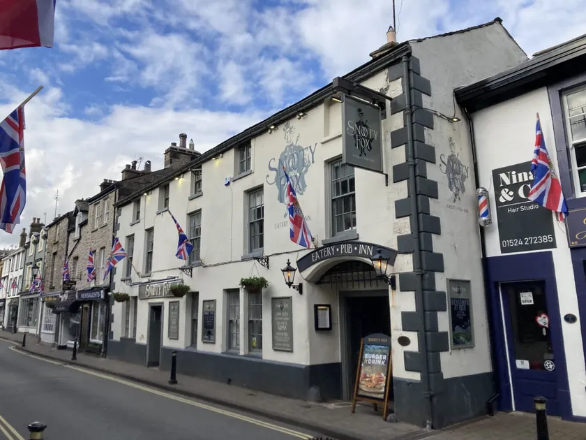 The Snooty Fox Pub - Image 1