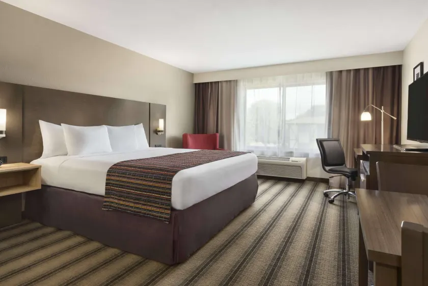 Country Inn & Suites by Radisson, Springfield Southeast - Image 1