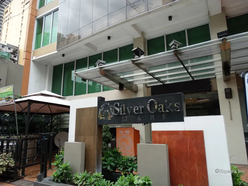 Silver Oaks Suites & Hotel - Image 1