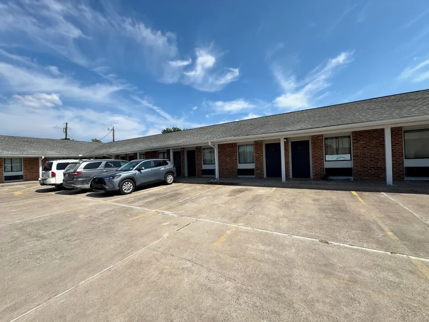 Westworld Country Inn - Image 1