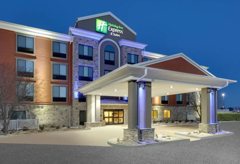Holiday Inn Express & Suites Mitchell by IHG - Image 1