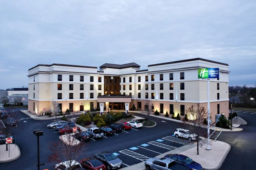 Holiday Inn Express & Suites Harrisburg West - Image 1