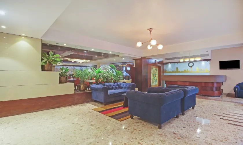 Dee Empresa Hotel - Image 1