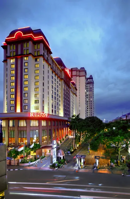 Redtop Hotel & Convention Center - Image 1
