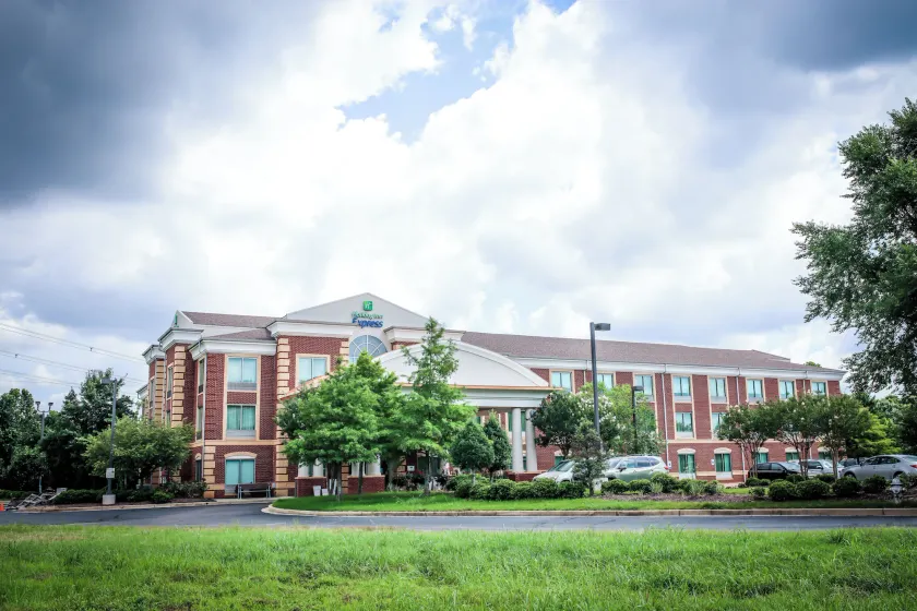 Holiday Inn Express Hotel & Suites Memphis/Germantown by IHG - Image 1