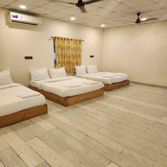 Sapphero Jungle Vista Resort - Sasan Gir - Rum