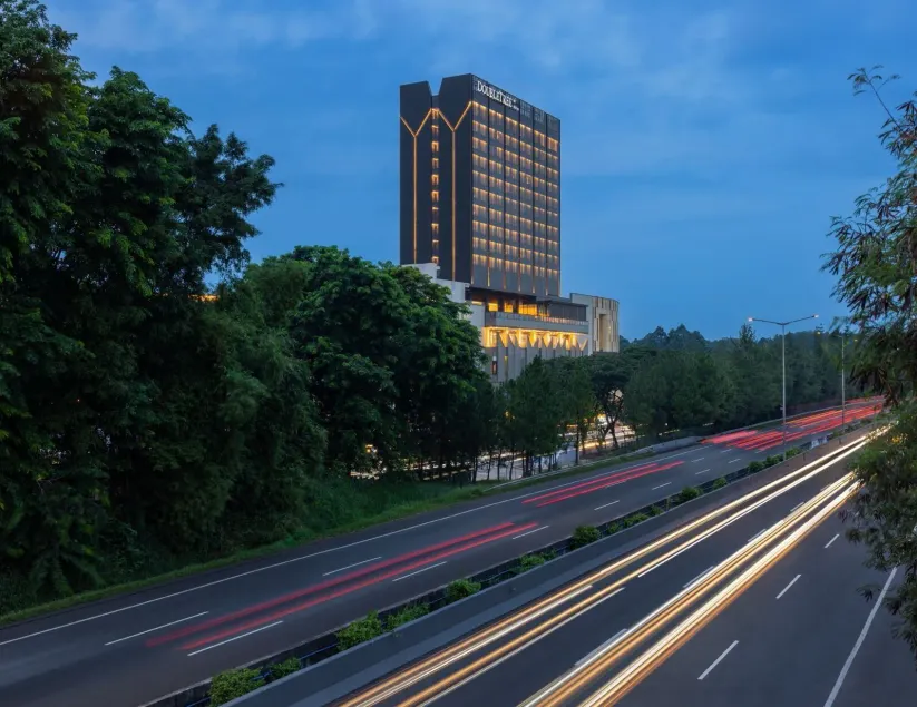 DoubleTree by Hilton Jakarta Bintaro Jaya - Image 1