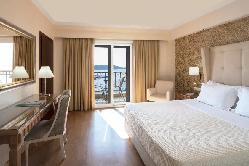 Karalis City Hotel - Image 1