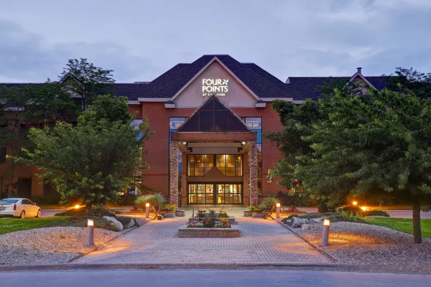 Four Points by Sheraton St. Catharines Niagara Suites - Image 1