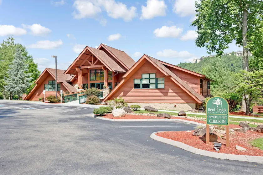 Hilton Vacation Club Bent Creek Golf Village Gatlinburg - Image 1