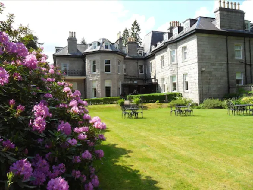 Tor-Na-Coille Hotel - Image 1