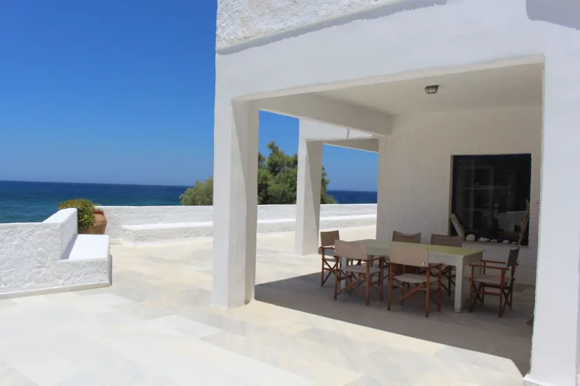 Beach Villa Akrotiri - Image 1