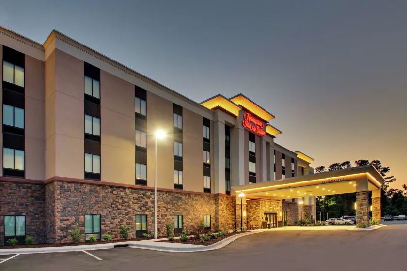 Hampton Inn & Suites Southport - Image 1