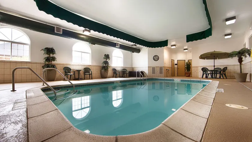 Best Western Macomb Inn - Image 1