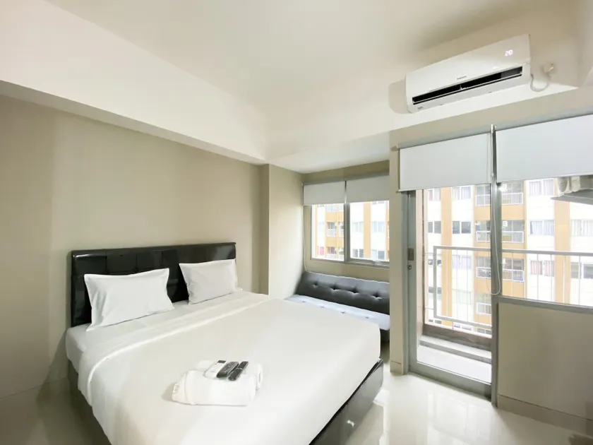 Simply Studio Room LRT City Jatibening Apartment - Image 1