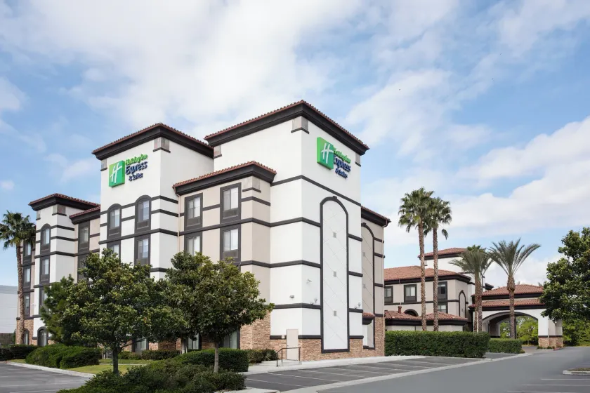 Holiday Inn Express Ontario by IHG - Image 1