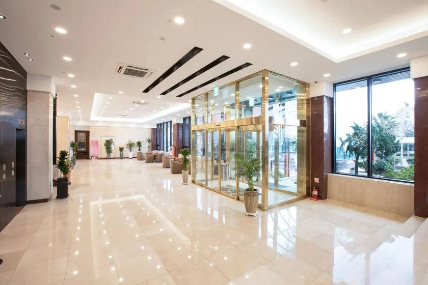 Jeju Palace Hotel - Image 1