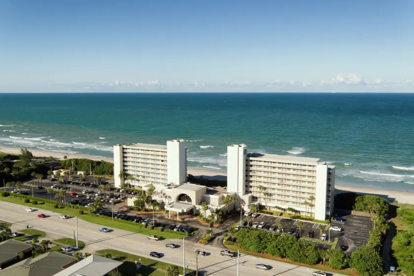 DoubleTree Suites by Hilton Melbourne Beach Oceanfront - Image 1