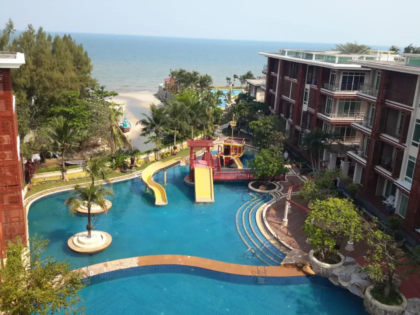 Beachfront Family Penthouse Hua Hin - Image 1
