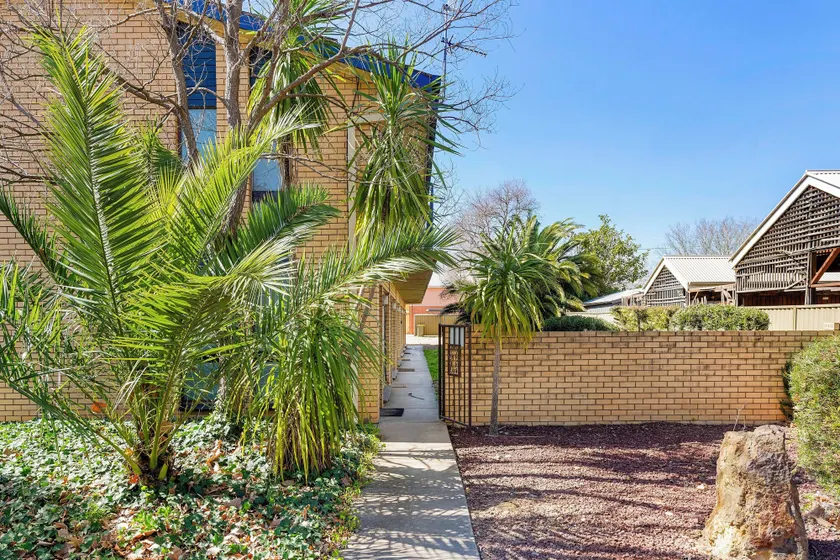 Wagga Central Apartments - Image 1