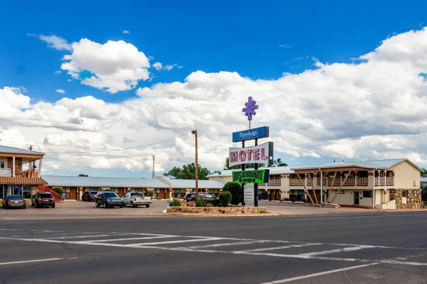 Travelodge by Wyndham Las Vegas NM - Image 1