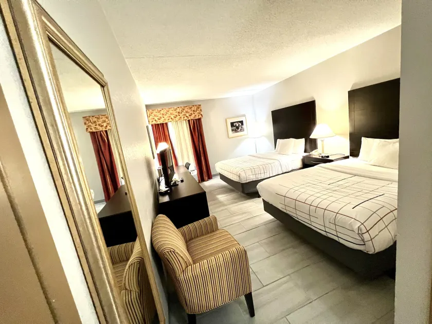 La Quinta by Wyndham Salina - Image 1