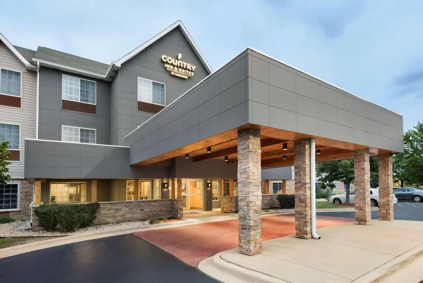 Country Inn & Suites by Radisson, Romeoville - Bolingbrook - Image 1