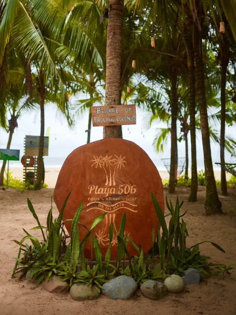 Playa 506 Beachfront Hostel - Image 1