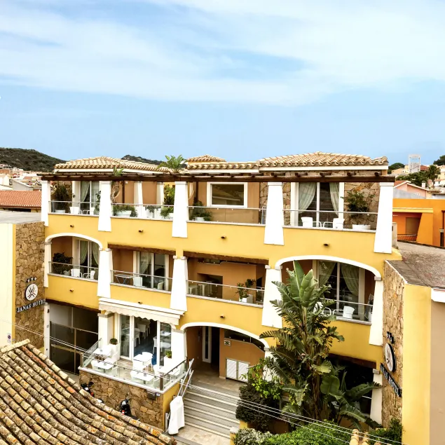 Janas Hotel - Image 1