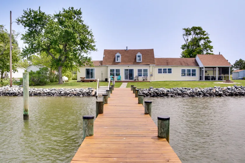 Bay Views & Fire Pit: Taylors Island Retreat - Image 1