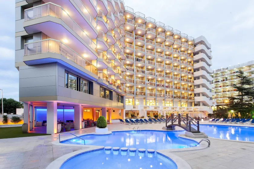 Hotel Beverly Park & Spa - Image 1