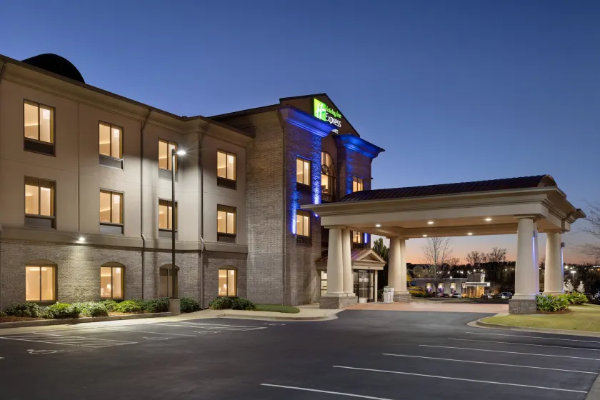 Holiday Inn Express Hotel & Suites Opelika Auburn by IHG - Image 1