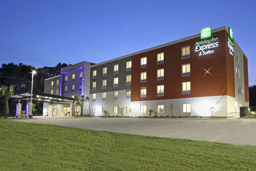 Holiday Inn Express & Suites Columbus North by IHG - Image 1
