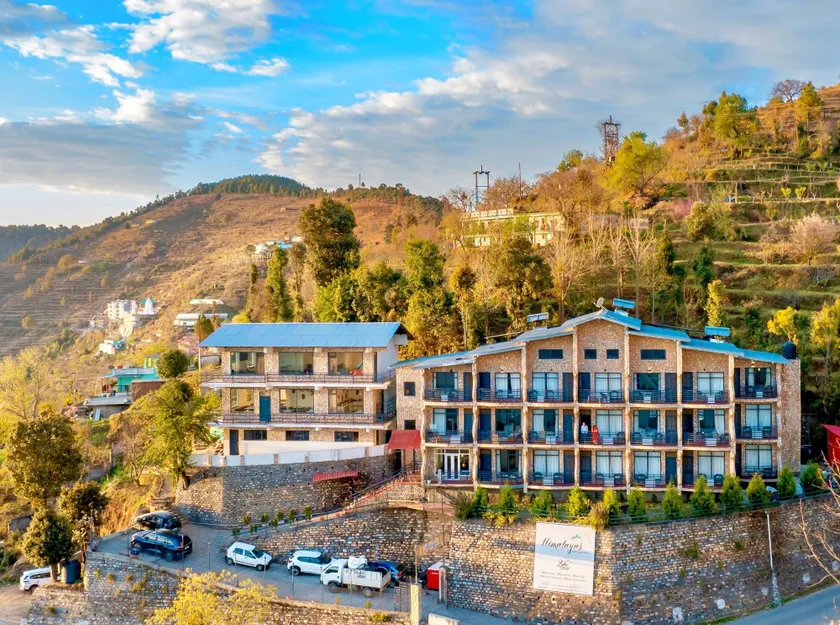 Himalayas Resort by The Lake Hill - Image 1