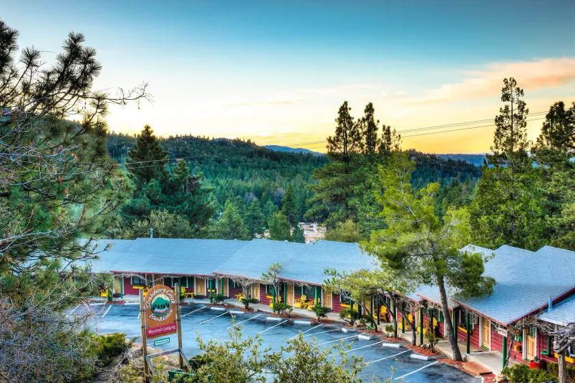 Idyllwild Bunkhouse - Image 1