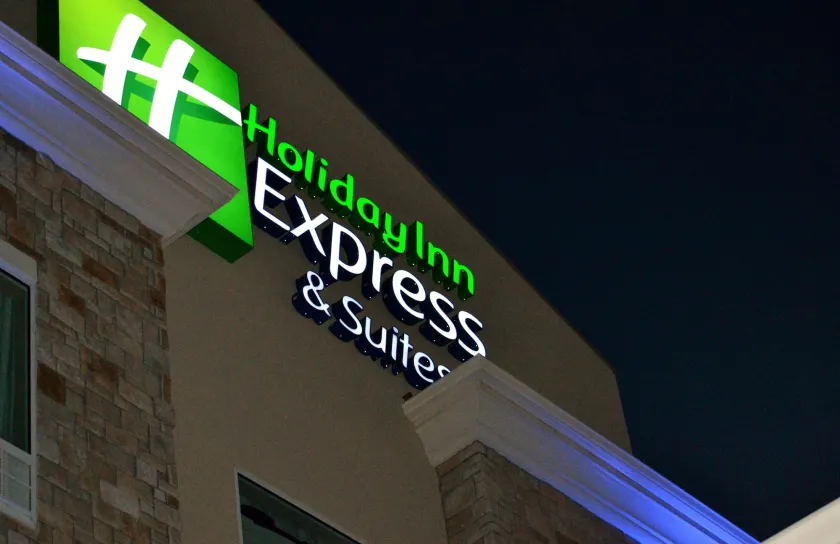 Holiday Inn Express Hotel & Suites St. Joseph by IHG - Image 1