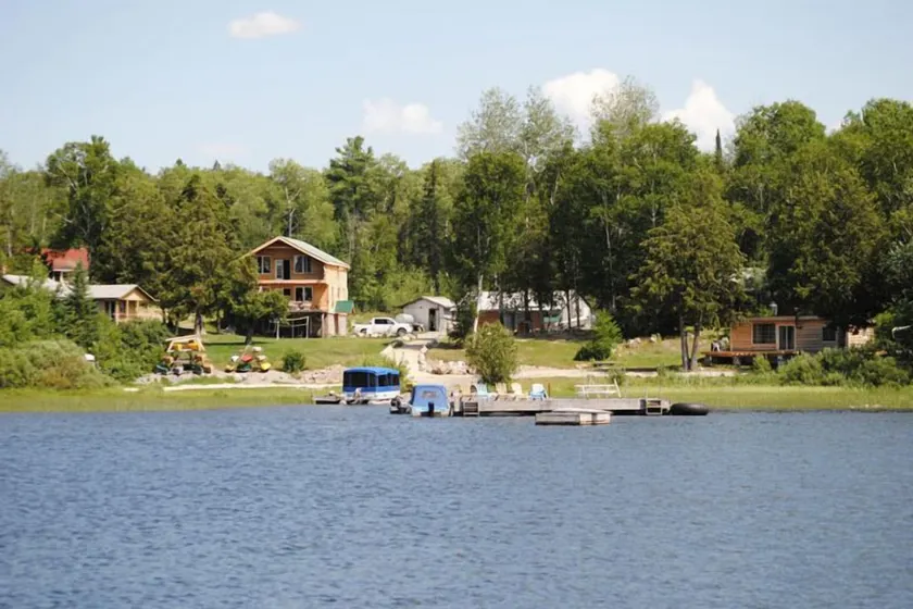 Mowat Landing Cottages - Image 1
