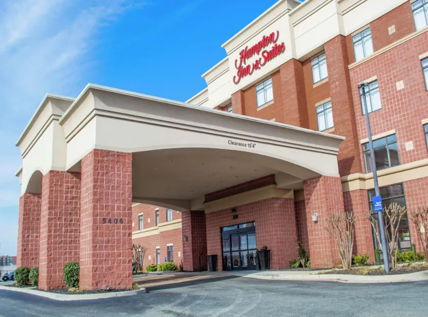 Hampton Inn & Suites Richmond/Glenside - Image 1